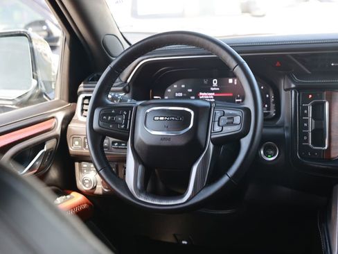 Used 2023 GMC Yukon Denali Ultimate AWD/4WD image 30