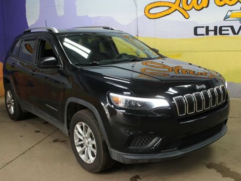 Used 2019 Jeep Cherokee Sport w/ Cold Weather Group AWD/4WD image 2
