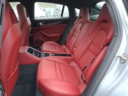 Used 2023 Porsche Panamera 4 w/ Premium Package image 8
