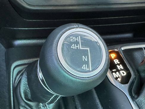 Used 2022 Jeep Gladiator Overland w/ Popular Equipment Package image 22