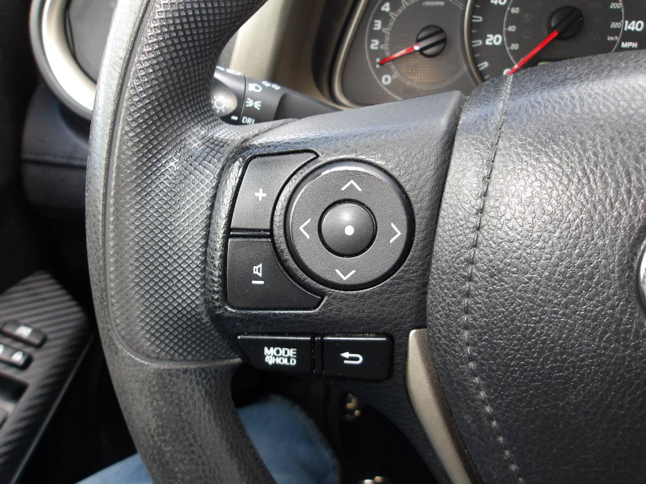 Used 2015 Toyota RAV4 LE AWD/4WD image 15