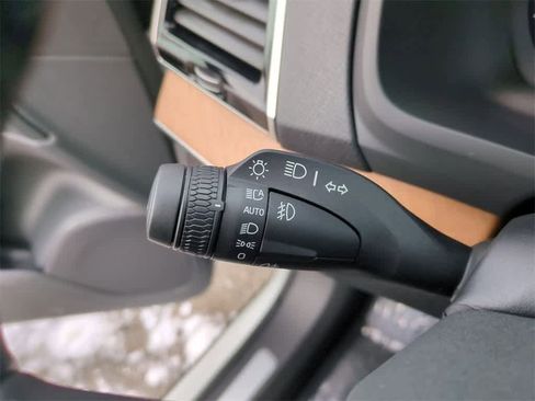 Used 2025 Volvo XC90 T8 Plus w/ Protection Package Premier image 19