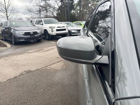 Used 2019 Chrysler 300 S image 37