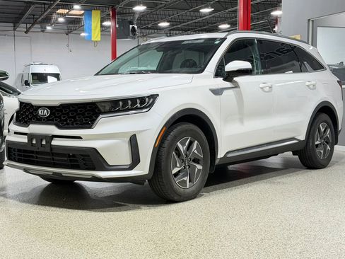 Used 2021 Kia Sorento S FWD image 2