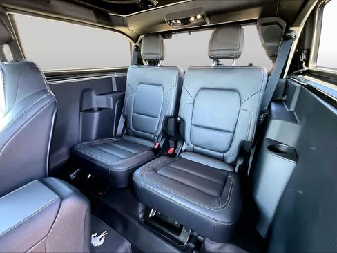 Certified 2025 Ford Bronco Badlands AWD/4WD image 21
