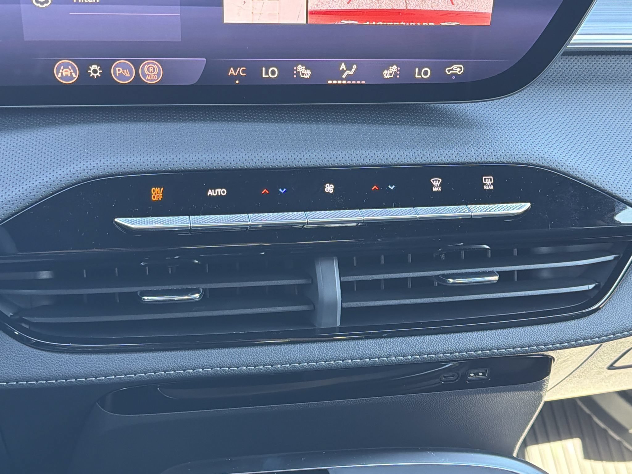 New 2027 Buick Enclave Preferred w/ LPO, Floor Liner Package FWD image 6