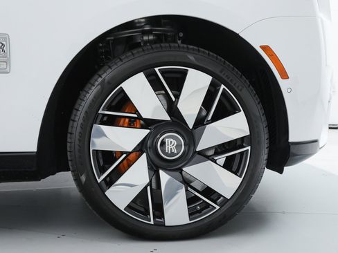 Used 2026 Rolls-Royce Cullinan image 46