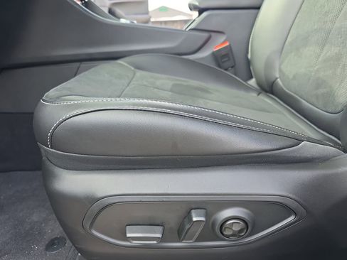 New 2025 Jeep Grand Cherokee Altitude image 28