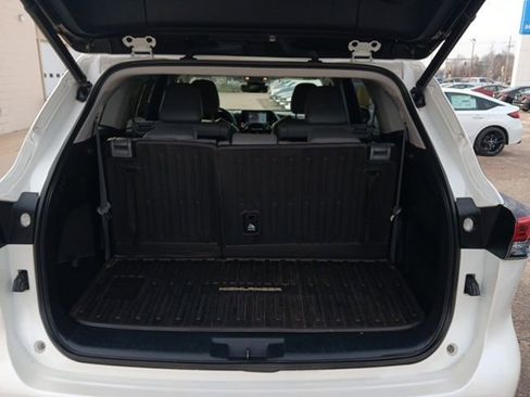 Used 2021 Toyota Highlander XLE image 33