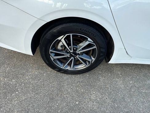 Used 2022 Kia Forte LXS FWD image 6