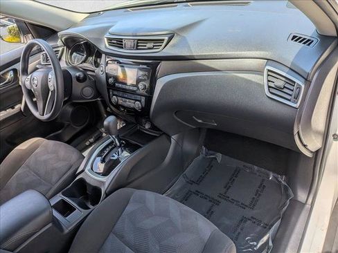 Used 2016 Nissan Rogue SV FWD image 19