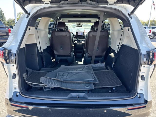 Used 2021 Toyota Sienna Platinum AWD/4WD image 27