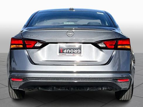 Used 2025 Nissan Altima 2.5 SV image 4