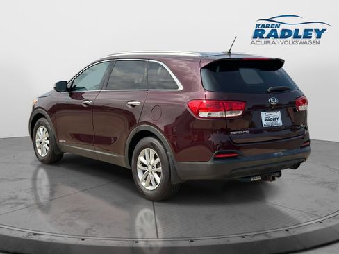 Used 2017 Kia Sorento AWD image 4