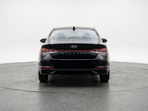 Used 2025 Hyundai Elantra SEL FWD image 7