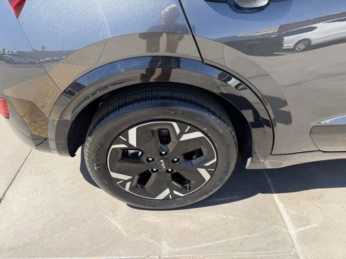 Used 2023 Kia Niro Wave w/ Wave Preserve Package FWD image 15