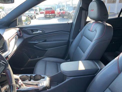 Used 2024 Chevrolet Trax RS w/ Sunroof Package FWD image 10
