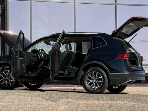 Used 2020 Volkswagen Tiguan SE image 7