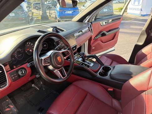 Used 2022 Porsche Cayenne image 20