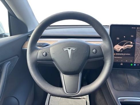 Used 2021 Tesla Model Y Long Range AWD/4WD image 15