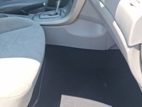 Used 2013 Toyota Corolla LE FWD image 20