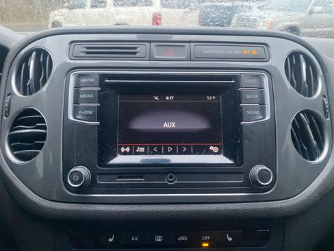 Used 2016 Volkswagen Tiguan S image 13