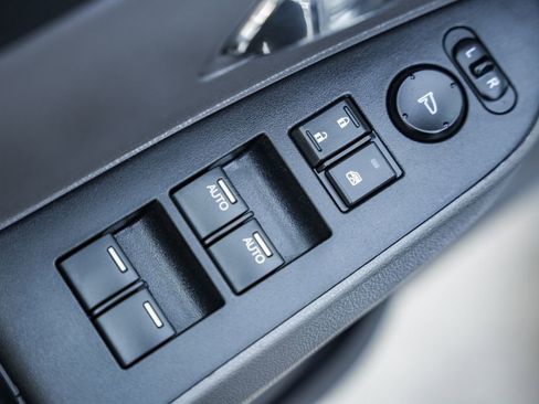 Used 2017 Honda Odyssey Touring Elite image 38