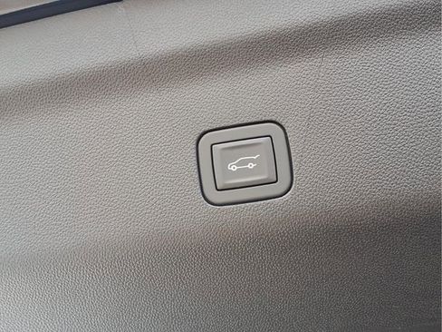 New 2026 Chevrolet Suburban Premier AWD/4WD image 23