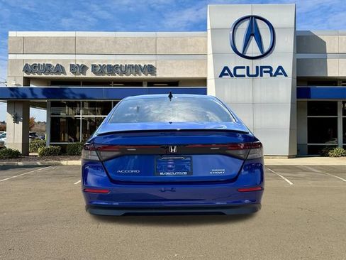 Used 2025 Honda Accord Sport image 3