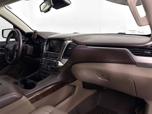 Used 2020 Chevrolet Tahoe LT w/ Luxury Package RWD image 46