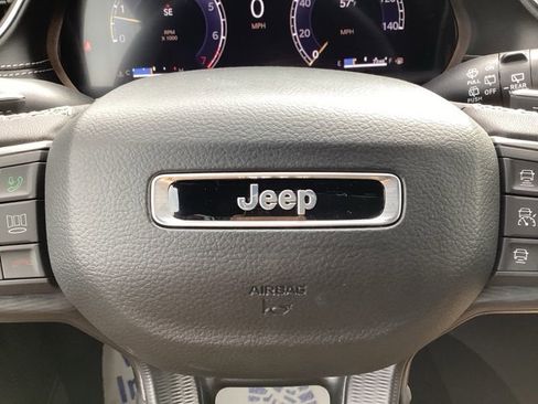 New 2025 Jeep Grand Cherokee L Altitude image 34