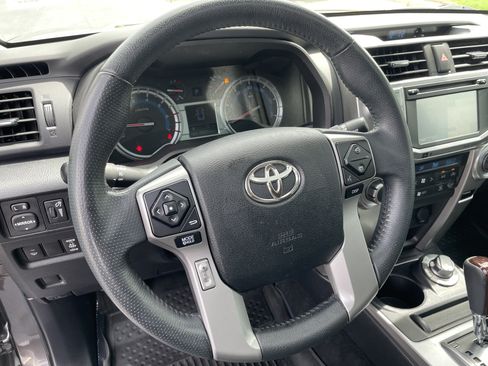 Used 2018 Toyota 4Runner Limited AWD/4WD image 17