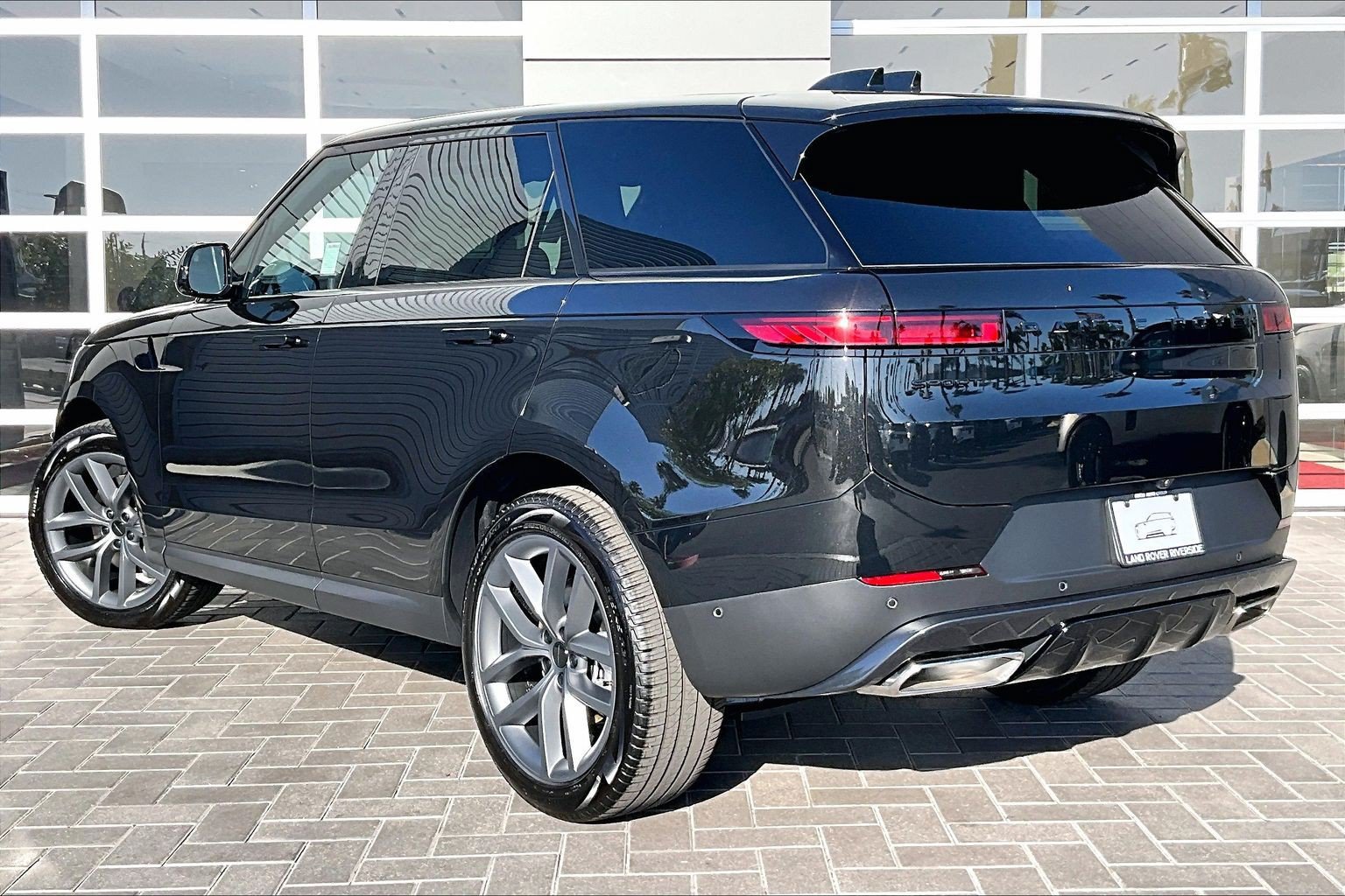 New 2027 Land Rover Range Rover Sport SE AWD/4WD image 3