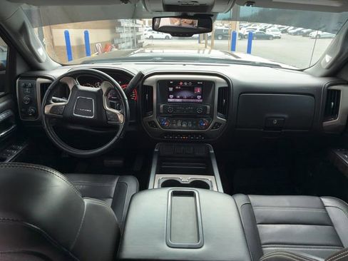 Used 2015 GMC Sierra 2500 Denali w/ Duramax Plus Package image 7