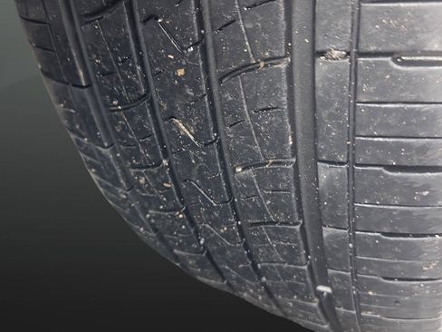 Used 2020 Toyota Highlander XLE image 25