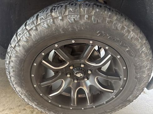 Used 2014 GMC Sierra 1500 SLE w/ SLE Value Package AWD/4WD image 10