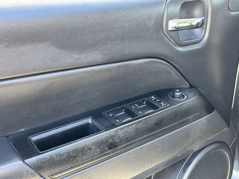 Used 2016 Jeep Patriot High Altitude image 15