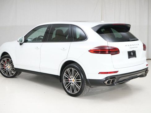 Used 2017 Porsche Cayenne Turbo AWD image 31
