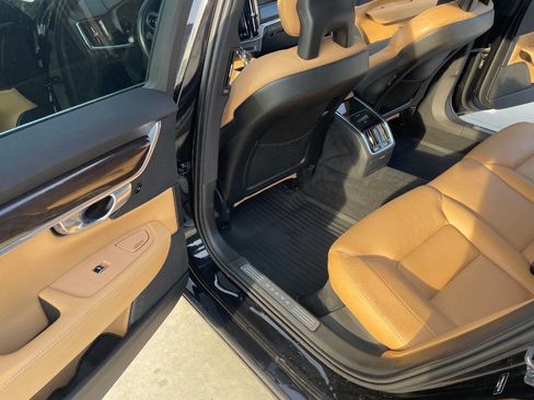 Used 2018 Volvo S90 T5 Momentum w/ Convenience Package AWD/4WD image 16