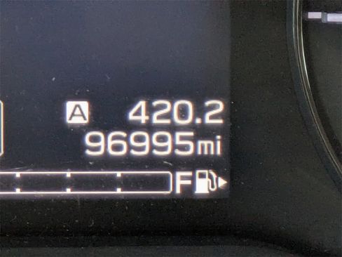 Used 2018 Subaru Crosstrek 2.0i Premium w/ Eyesight System image 31