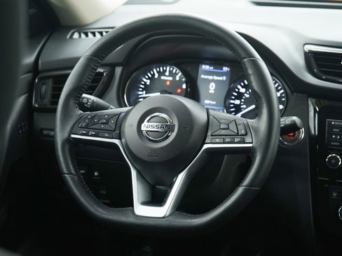 Used 2018 Nissan Rogue SV w/ Premium Package image 14