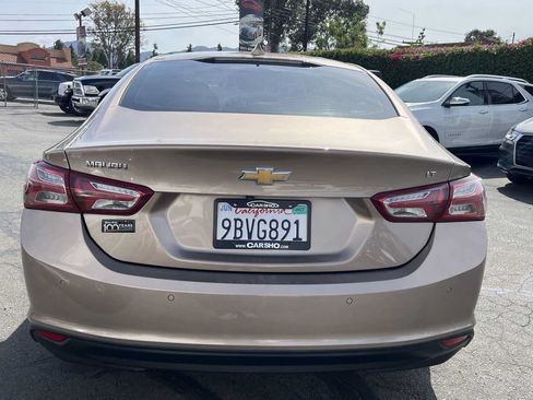 Used 2019 Chevrolet Malibu LT w/ Leather Package FWD image 6