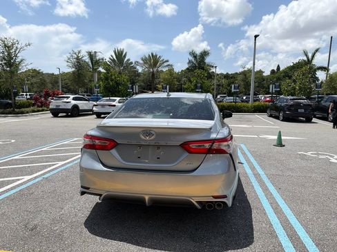 Used 2020 Toyota Camry SE FWD image 8