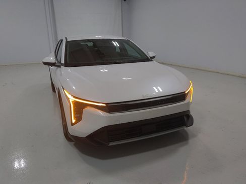 Used 2025 Kia K4 EX FWD image 14