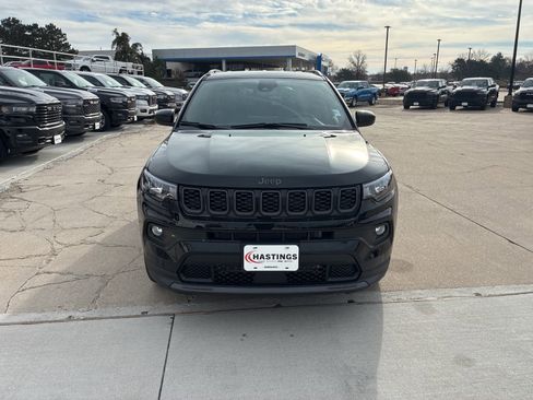 New 2026 Jeep Compass Latitude image 9