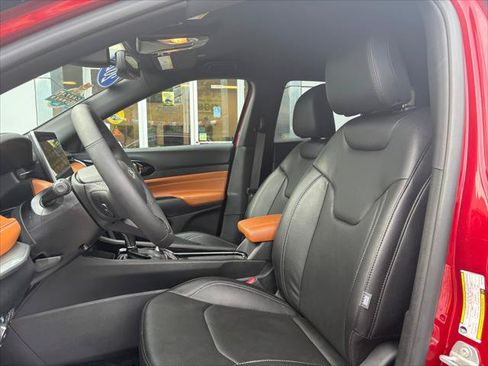 Certified 2025 Jeep Compass Limited w/ Elite Group AWD/4WD image 16