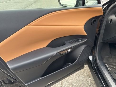 Used 2024 Lexus RX 350h image 9