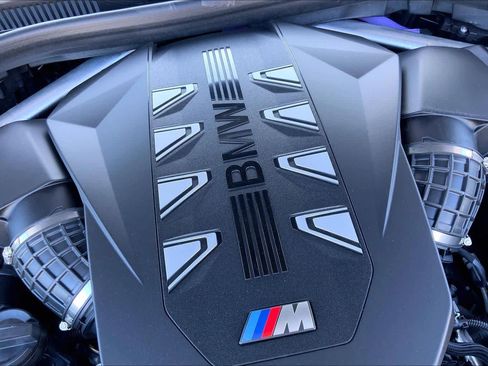 New 2026 BMW X7 M60i image 17