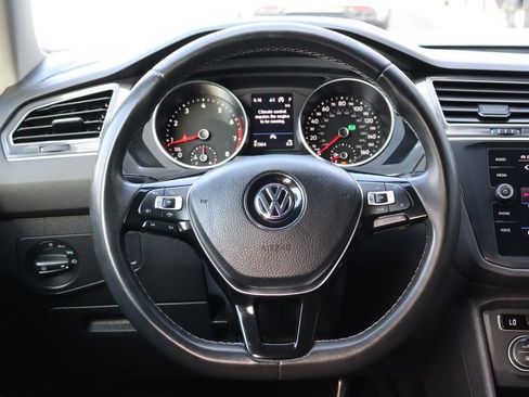 Used 2021 Volkswagen Tiguan SE w/ 3rd Row Seat Package AWD/4WD image 15