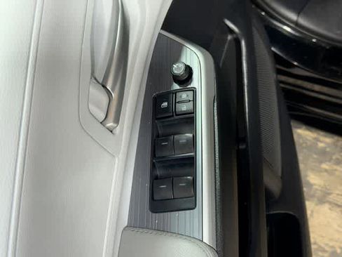 Used 2025 Toyota Sienna XLE w/ XLE Plus Package AWD/4WD image 23